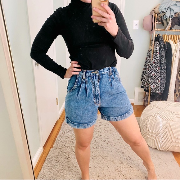 Vintage Pants - Vintage Bill Blass High Waisted Mom Jean Shorts 6